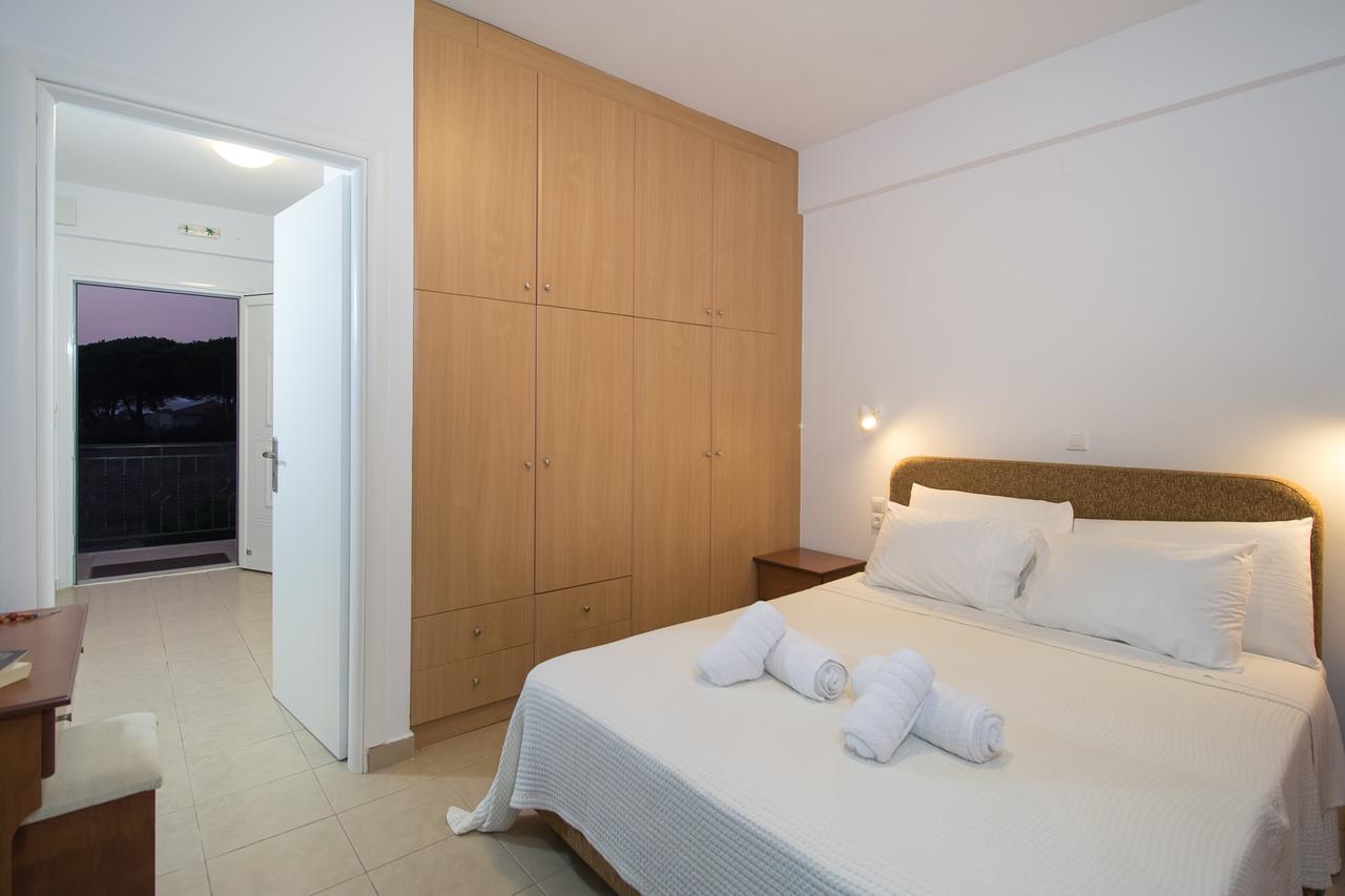 Romanos Beach Villas Dış mekan fotoğraf